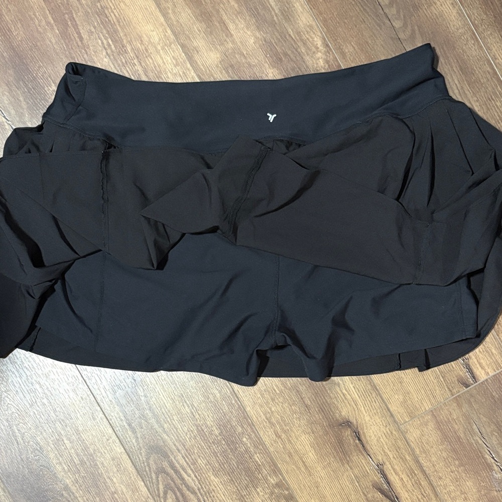Old Navy Quickdry Pleated Skort - Picture 2 of 3